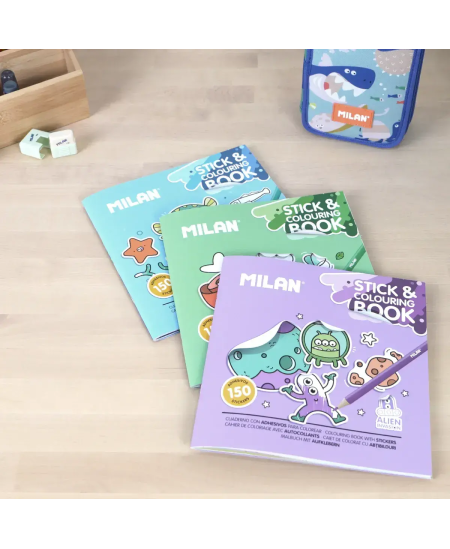 Värvimisvihik MILAN Alien Invasion, kleebistega